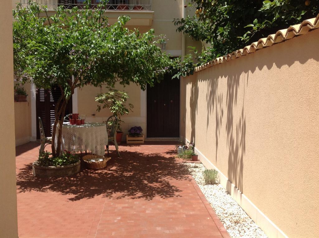 דירות San Michele di Ganzaria Casa Pinu מראה חיצוני תמונה